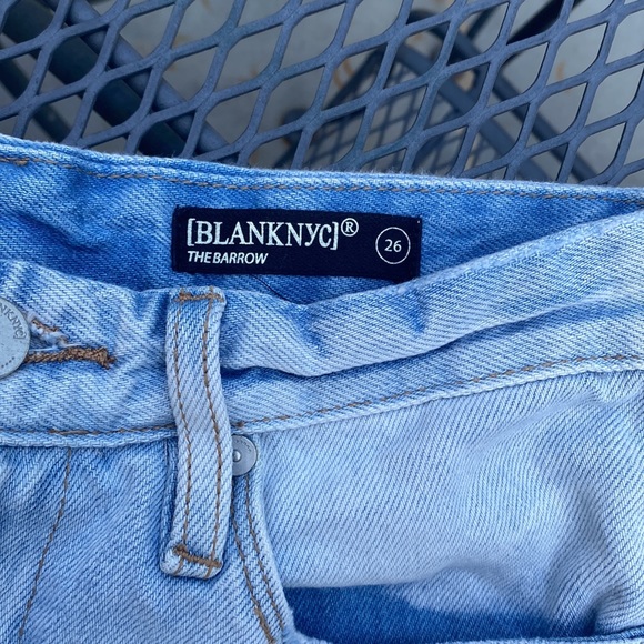 BLANKNYC “The Barrow” high rise light wash denim shorts - Picture 2 of 3